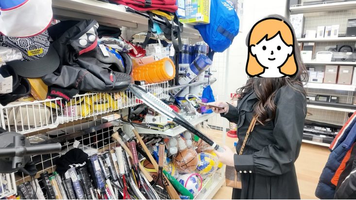 仕入れた商品について話す講師と受講生
